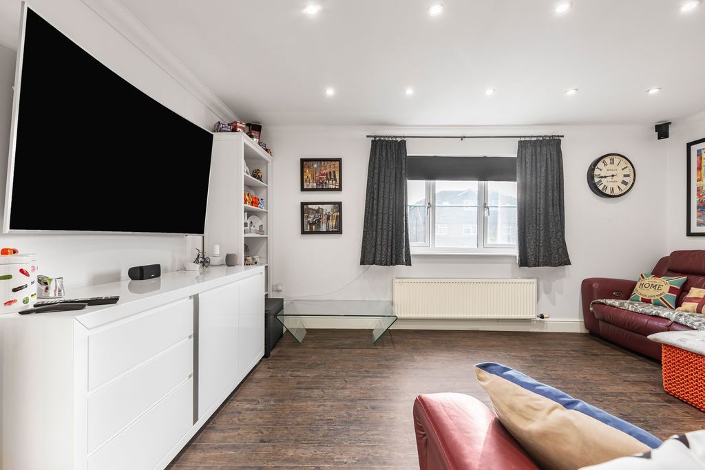 Additional image 6 of 2 bed maisonette for saleWarren Road, Ashford TW15