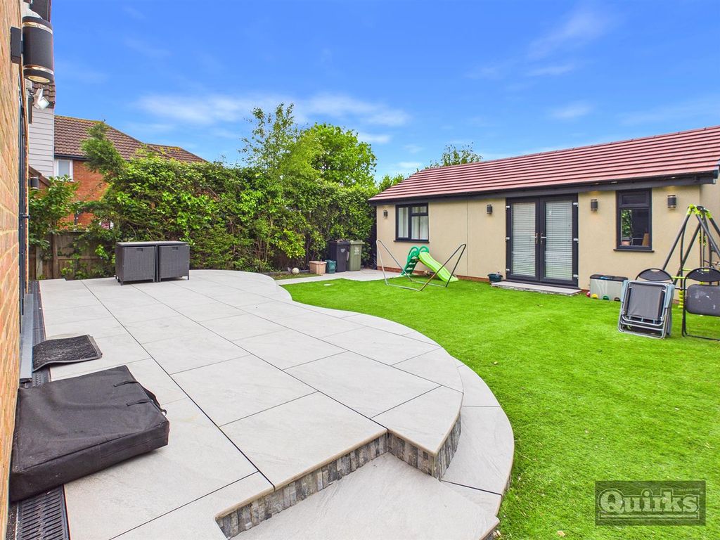 Additional image 18 of 4 bed detached house for saleWick Beech Avenue, Wickford SS11