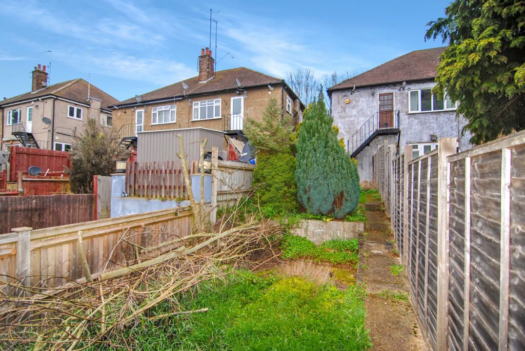 Additional image 4 of 2 bed flat for saleGodstone Road, Whyteleafe CR3