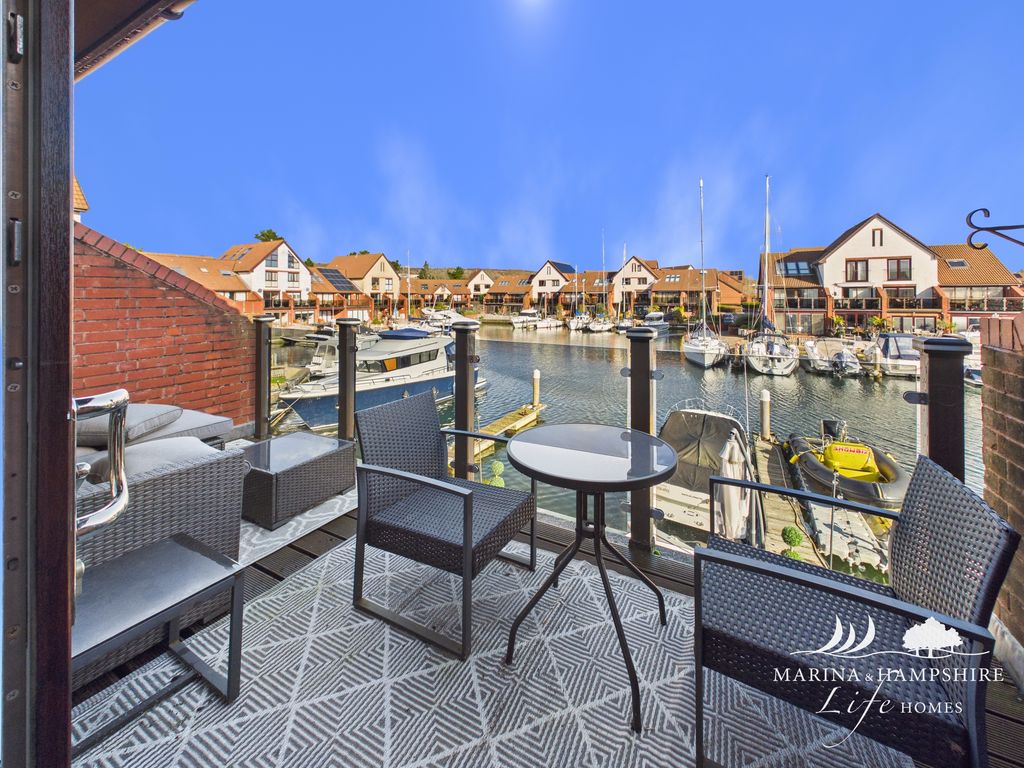 Additional image 21 of 3 bed town house for saleNewlyn Way, Portsmouth PO6