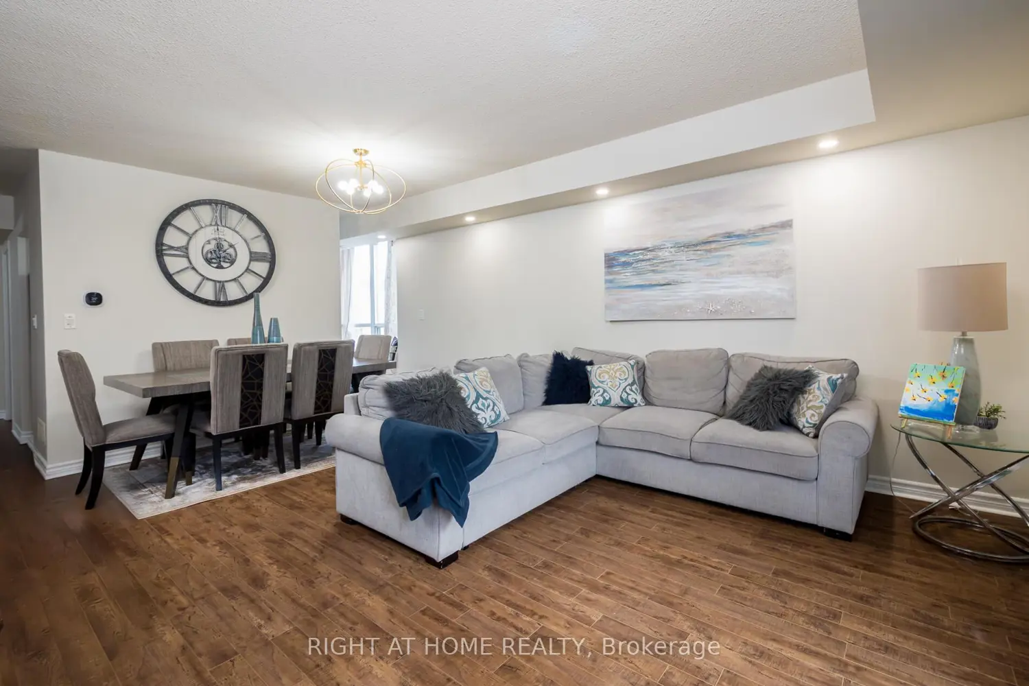 Additional image 6 of 2088 Lawrence Avenue 202