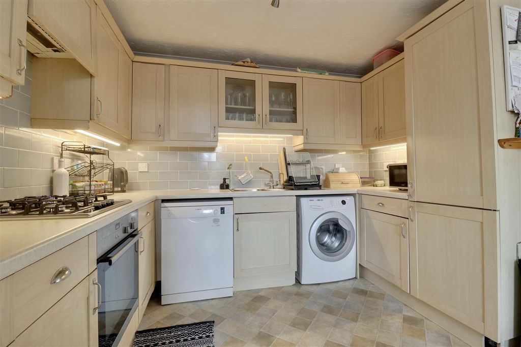 Additional image 4 of 2 bed flat for saleKing Charles Street, Portsmouth PO1