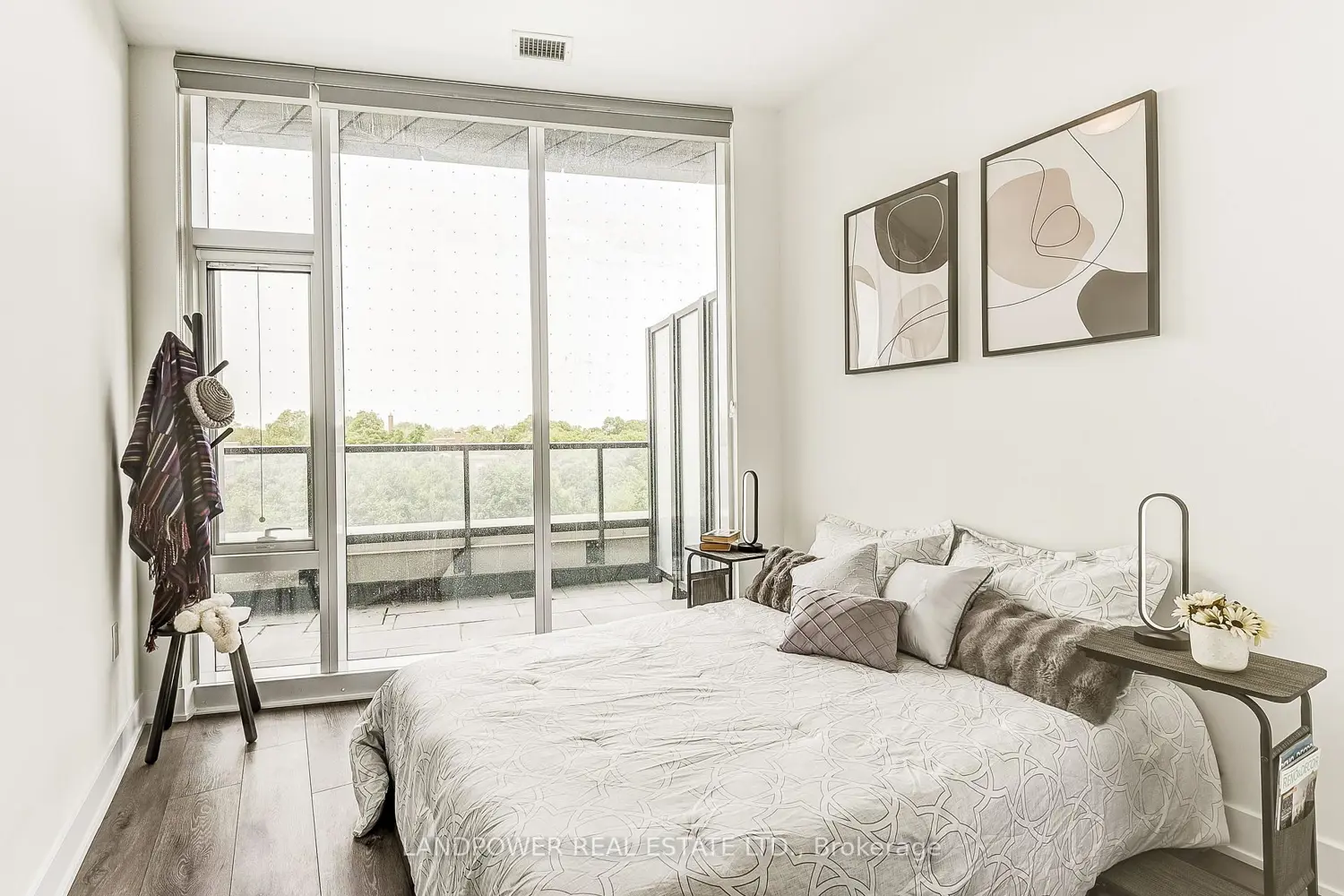 Additional image 15 of 585 Bloor Street 415