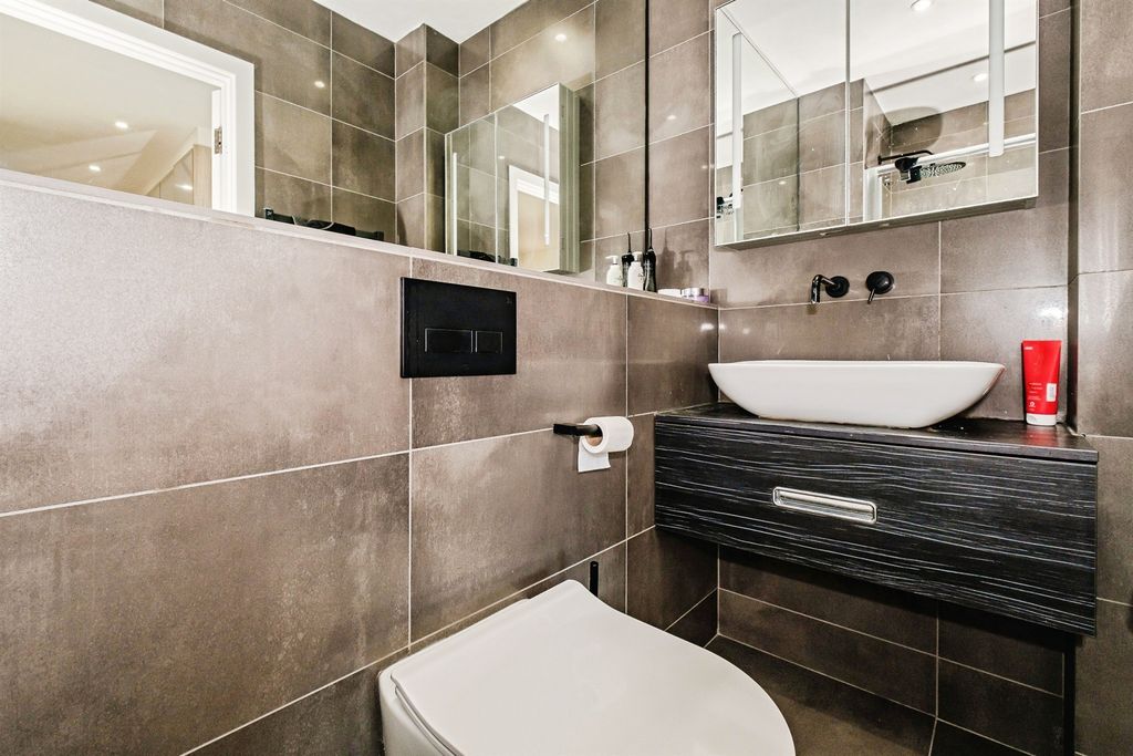 Additional image 17 of 2 bed flat for saleMarine Parade, Worthing BN11