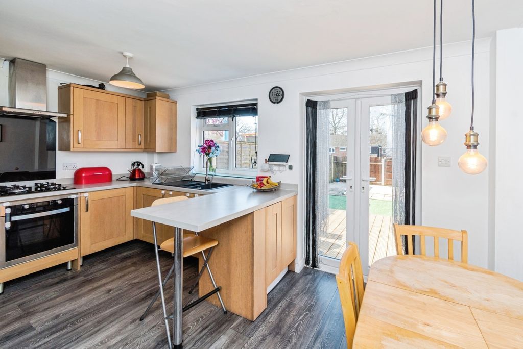 Additional image 8 of 3 bed end terrace house for salePetworth Gardens, Southampton, Hampshire SO16