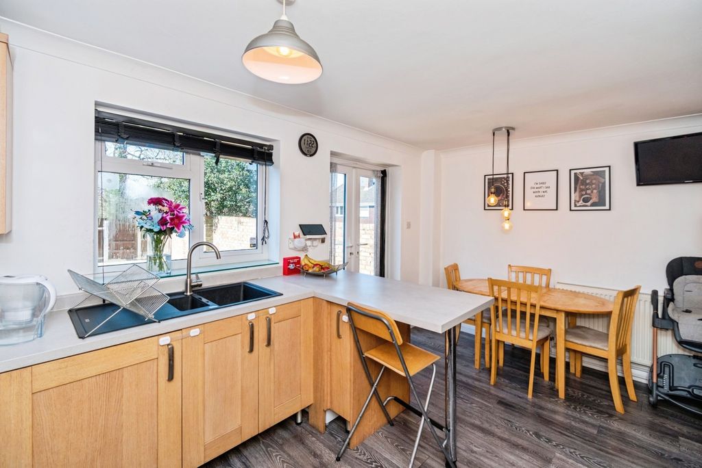 Additional image 7 of 3 bed end terrace house for salePetworth Gardens, Southampton, Hampshire SO16
