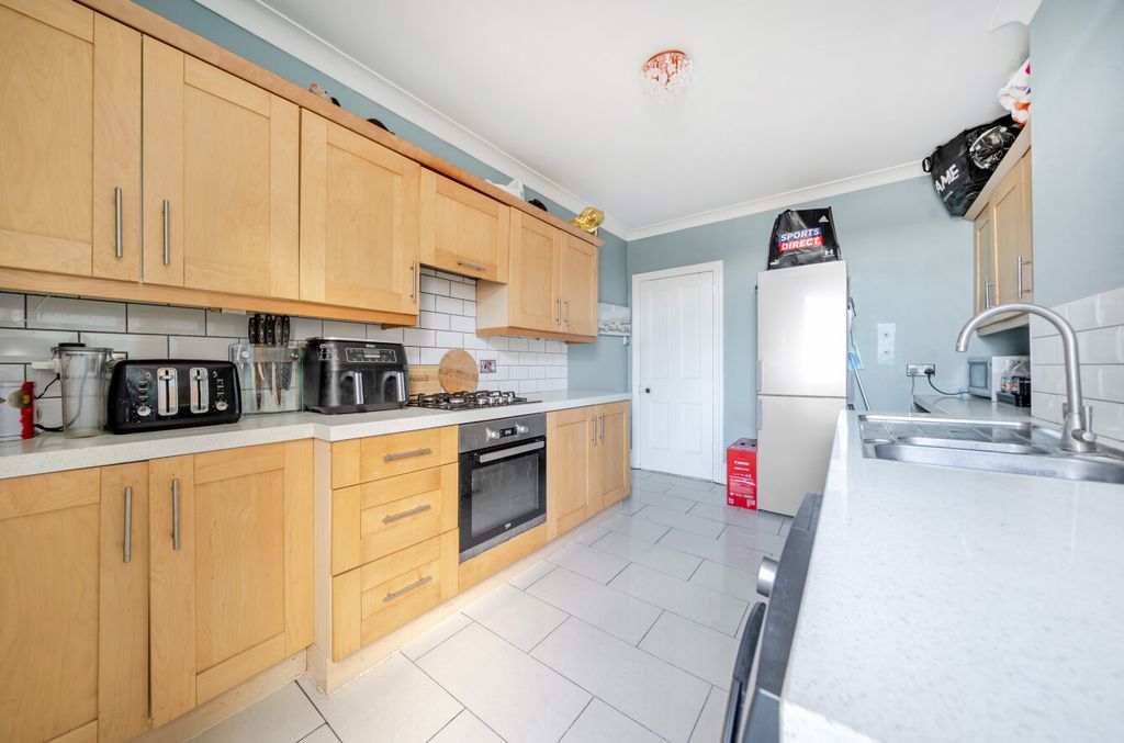 Additional image 10 of 2 bed flat for saleDerby Road, Portsmouth, Hampshire PO2