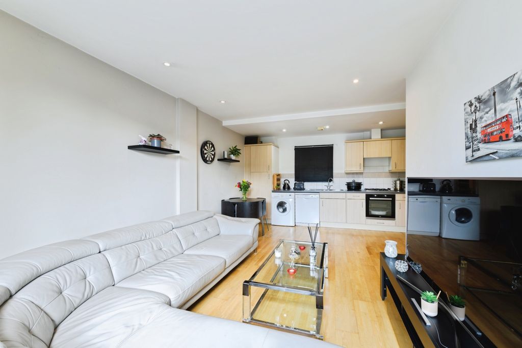 Additional image 19 of 2 bed flat for saleGodstone Road, Whyteleafe CR3