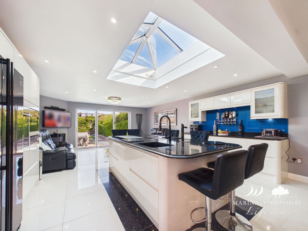 Additional image 2 of 3 bed semi-detached house for saleCentral Road, Drayton, Portsmouth PO6