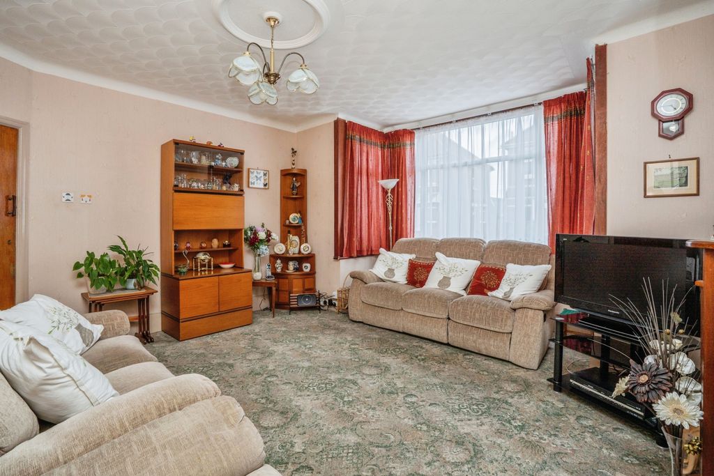 Additional image 4 of 3 bed semi-detached house for saleNorthwood Road, Hilsea, Portsmouth PO2