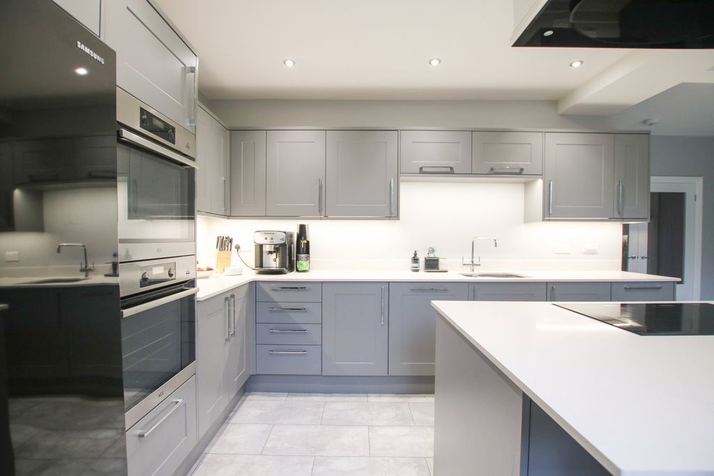 Additional image 6 of 5 bed detached house for saleMilton Road, Wokingham RG40