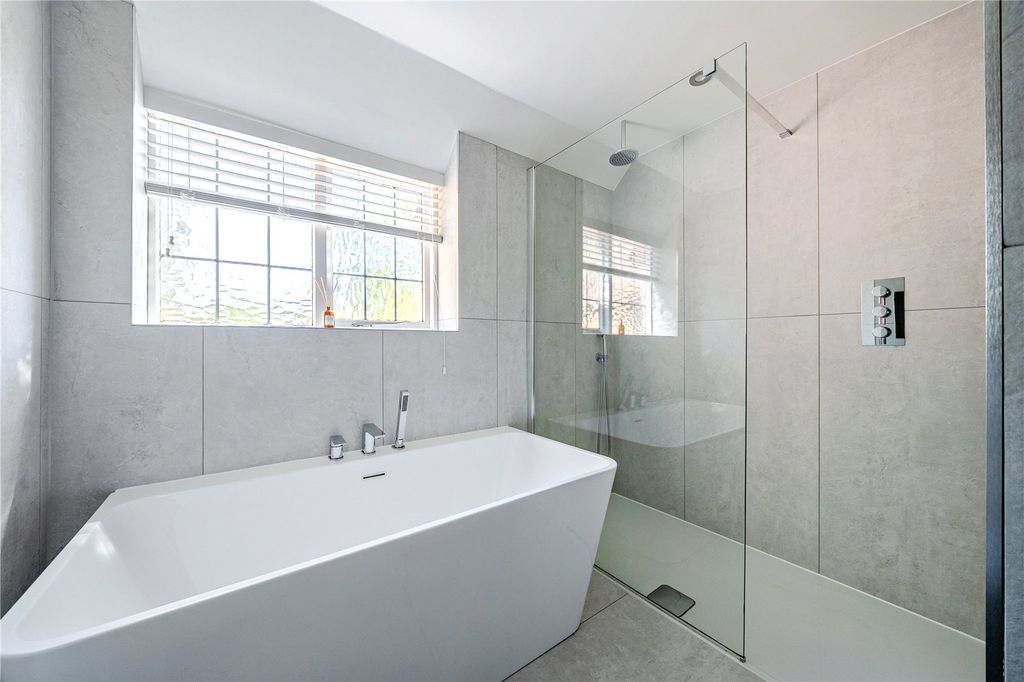 Additional image 17 of 5 bed detached house for saleRoundabout Lane, Winnersh, Wokingham RG41