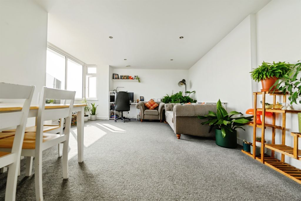 Additional image 3 of 2 bed flat for saleLondon Road, Portsmouth PO2