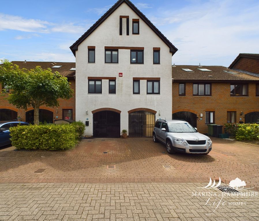 Additional image 2 of 3 bed terraced house for saleCarbis Close, Portsmouth PO6