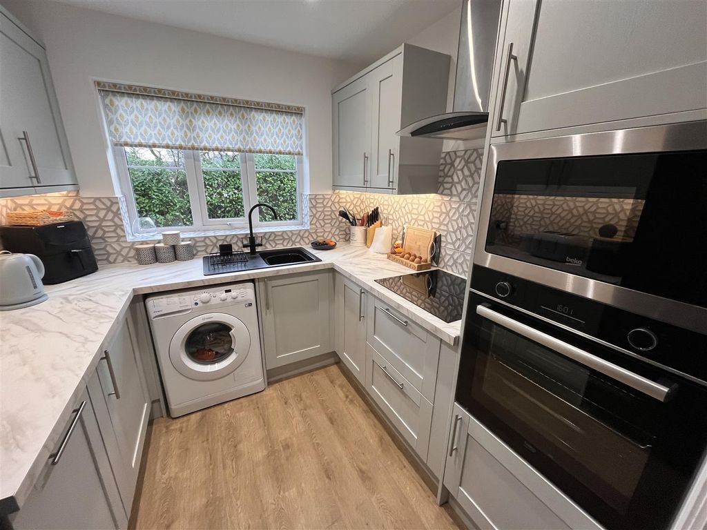 Additional image 3 of 2 bed flat for saleWoodacres Court, Wilmslow SK9