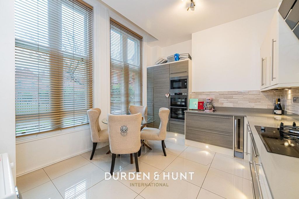 Additional image 7 of 3 bed flat for saleRegents Drive, Woodford Green IG8