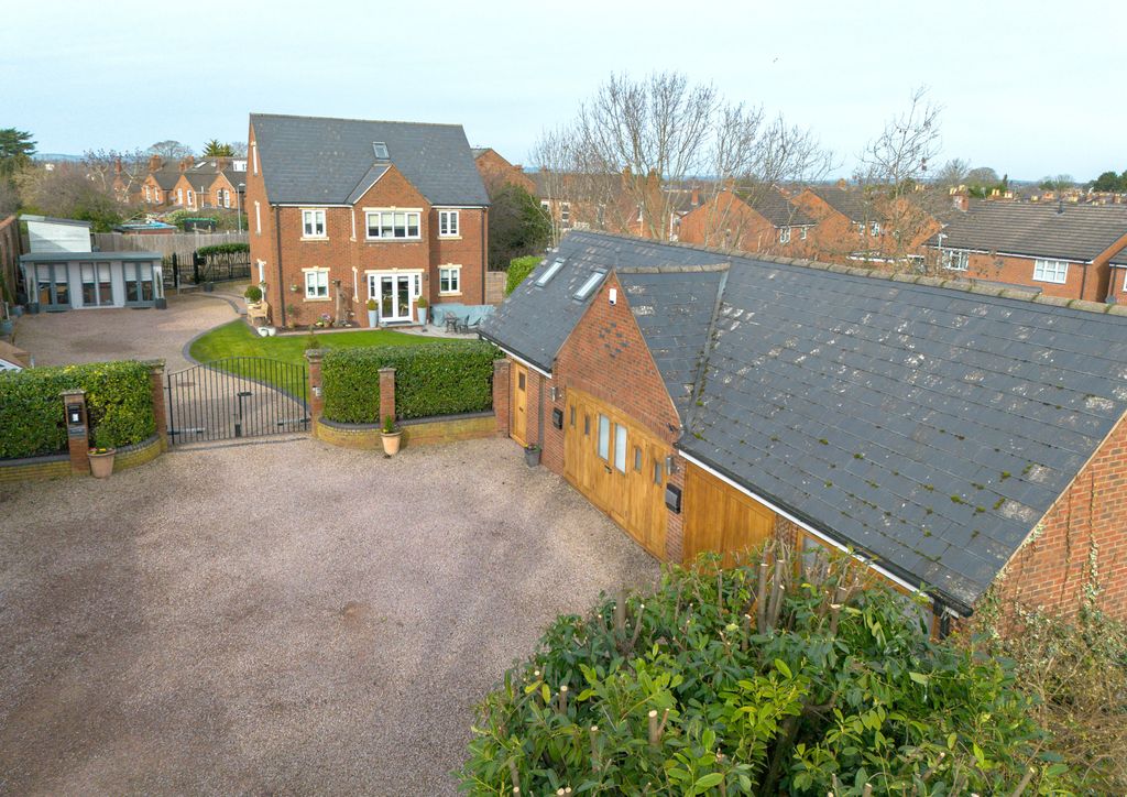 5 bed detached house for saleWorcester, Worcestershire WR3