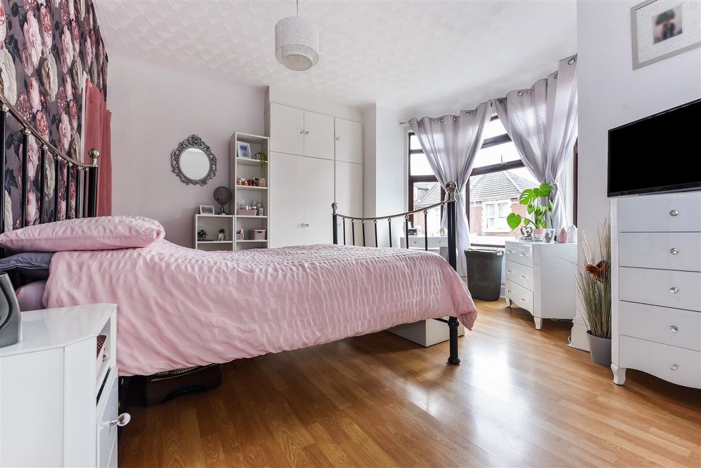 Additional image 17 of 5 bed terraced house for saleGladys Avenue, Portsmouth PO2
