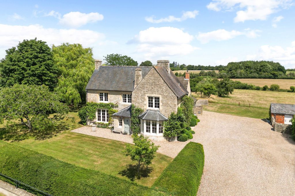 7 bed detached house for saleSouth Leigh, Witney, Oxfordshire OX29