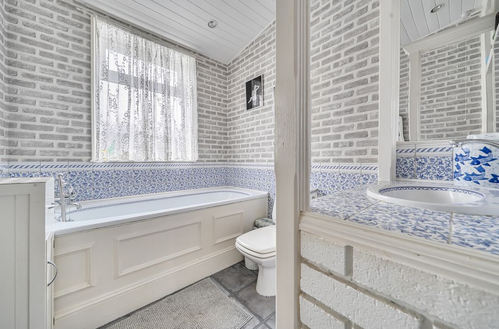 Additional image 7 of 4 bed terraced house for saleChichester Road, Portsmouth, Hampshire PO2