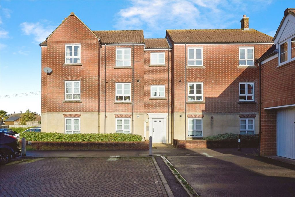 2 bed flat for saleWren Place, Gillingham, Dorset SP8