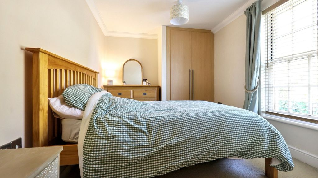 Additional image 10 of 2 bed flat for saleFlat 1 Chichester House, 45A Woodgreen, Witney OX28