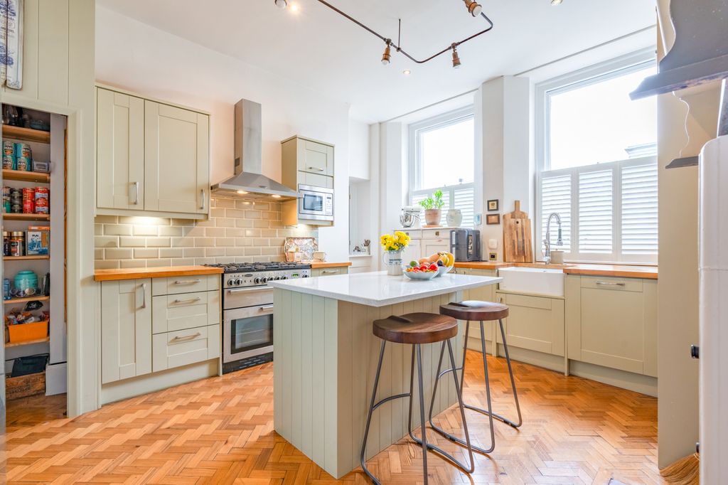 Additional image 4 of 4 bed semi-detached house for saleHeron Lodge, London Road, Worcester WR5