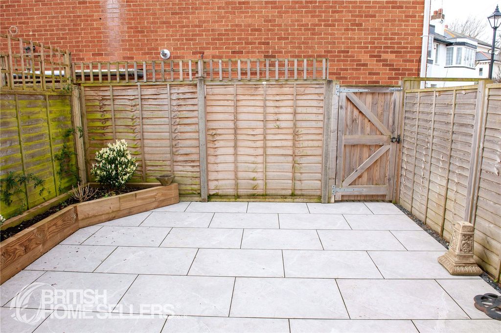 Additional image 24 of 3 bed town house for saleQueen's Grove, Southsea, Hampshire PO5