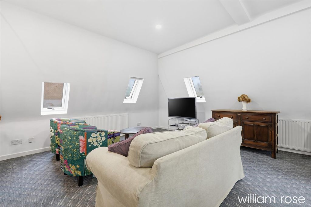 Additional image 32 of 7 bed semi-detached house for saleBroomhill Road, Woodford Green IG8