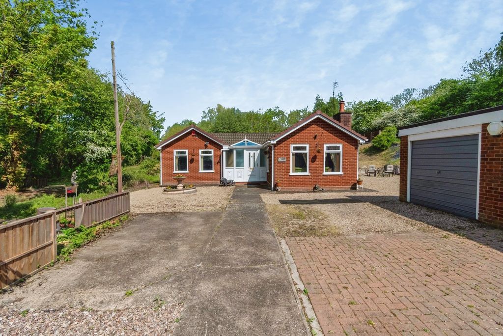 2 bed detached house for saleWatery Lane, Willenhall, West Midlands WV13