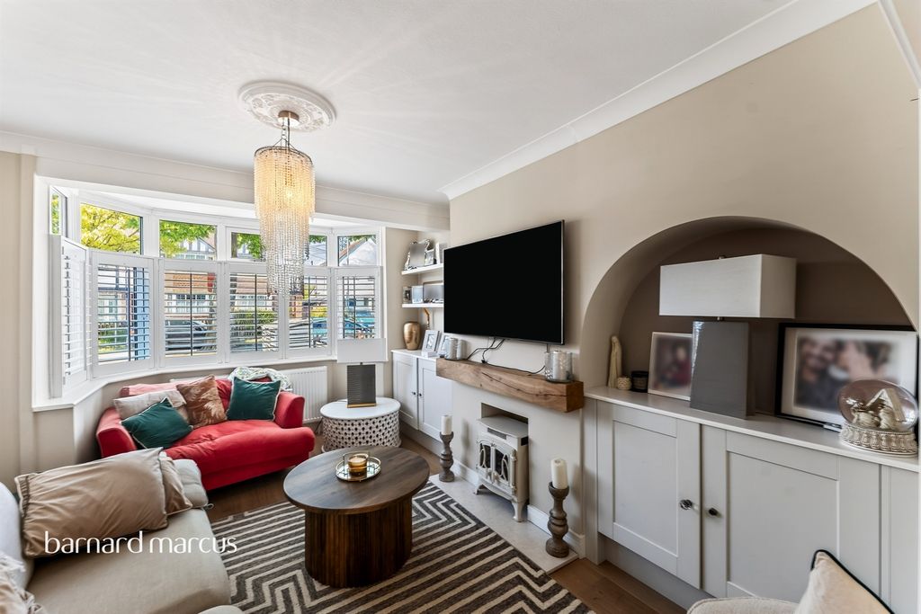 Additional image 7 of 4 bed terraced house for saleKingshill Avenue, Worcester Park KT4