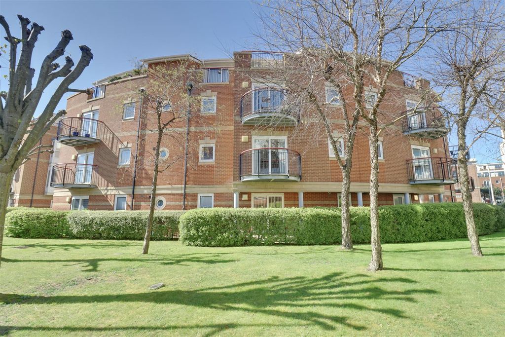 Additional image 15 of 1 bed flat for saleGunwharf Quays, Portsmouth PO1