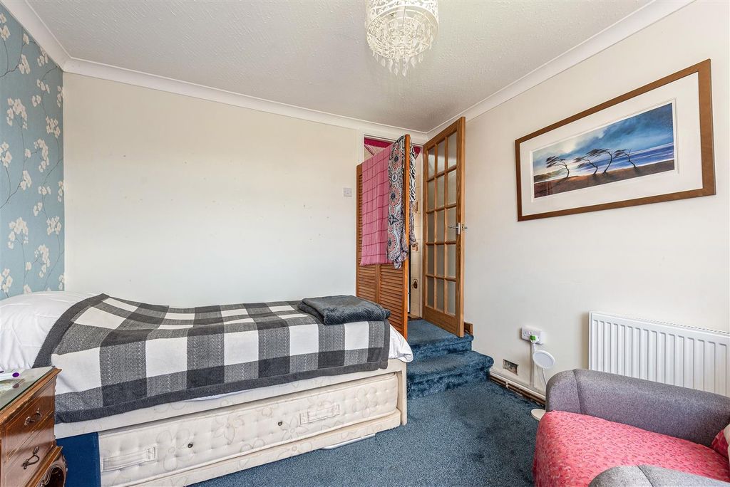 Additional image 11 of 2 bed flat for saleCopnor Road, Portsmouth PO3