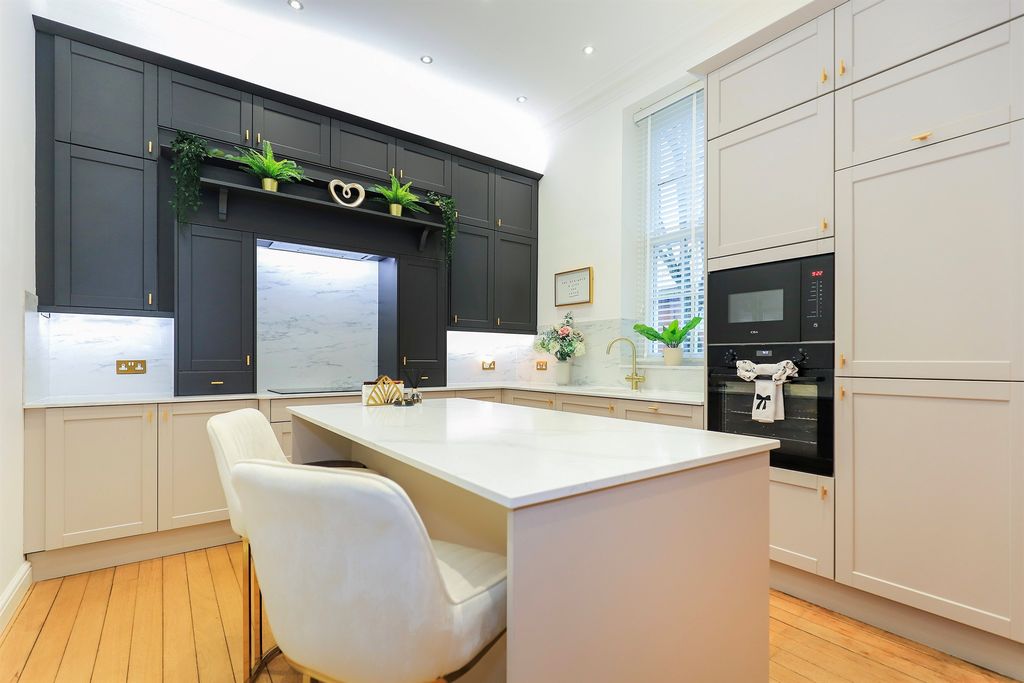 Additional image 3 of 2 bed flat for saleEdward Lisle Gardens, Tettenhall, Wolverhampton WV6