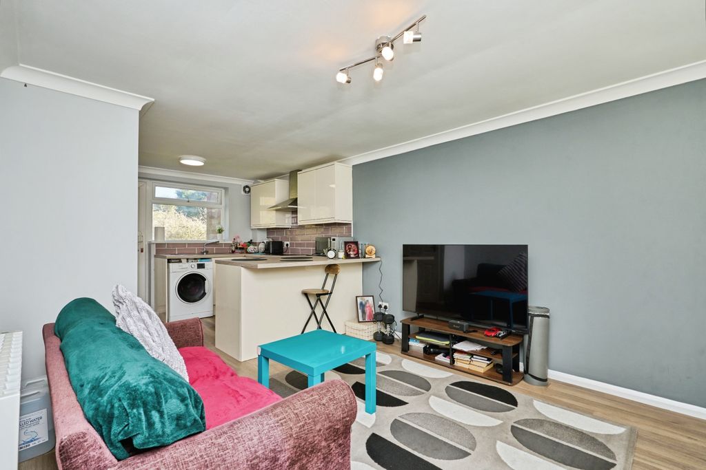 Additional image 2 of 1 bed maisonette for saleSylvan Drive, Newport, Isle Of Wight PO30