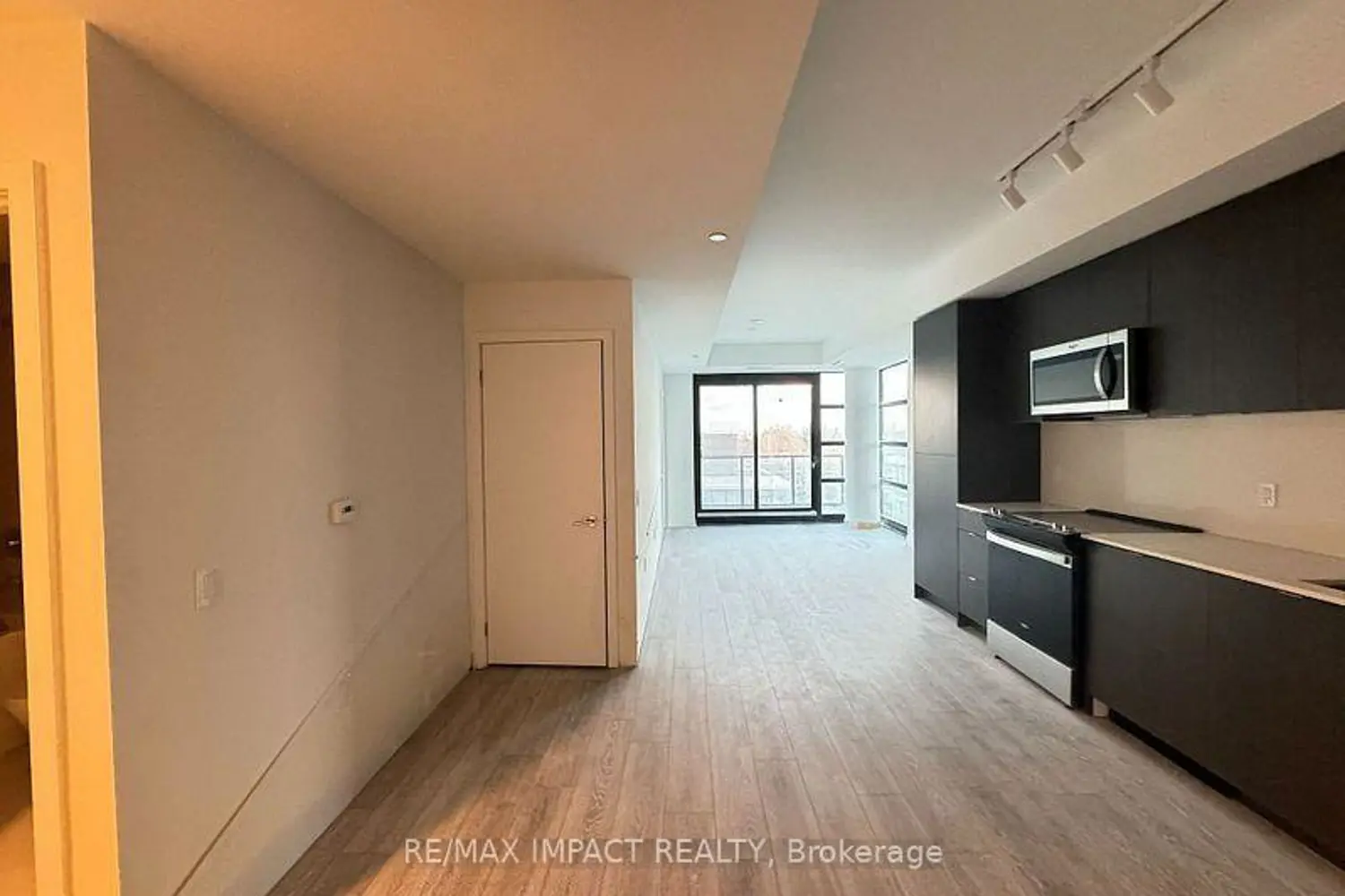 Additional image 3 of 1606 Charles Street 603