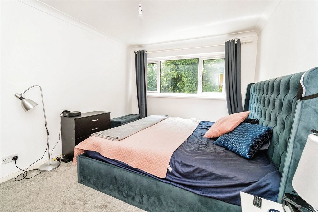 Additional image 7 of 2 bed flat for saleSilverdale Road, Southampton, Hampshire SO15