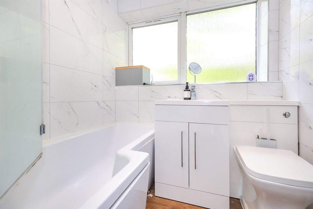 Additional image 11 of 2 bed flat for saleTettenhall Road, Wolverhampton WV6