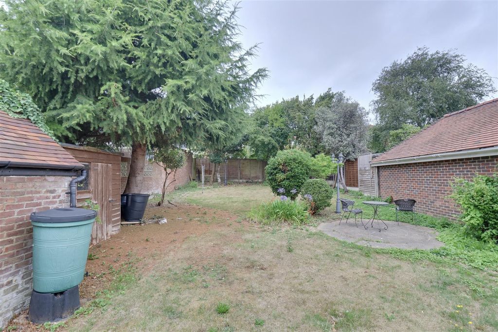 Additional image 19 of 4 bed property for saleHavant Road, Farlington, Portsmouth PO6