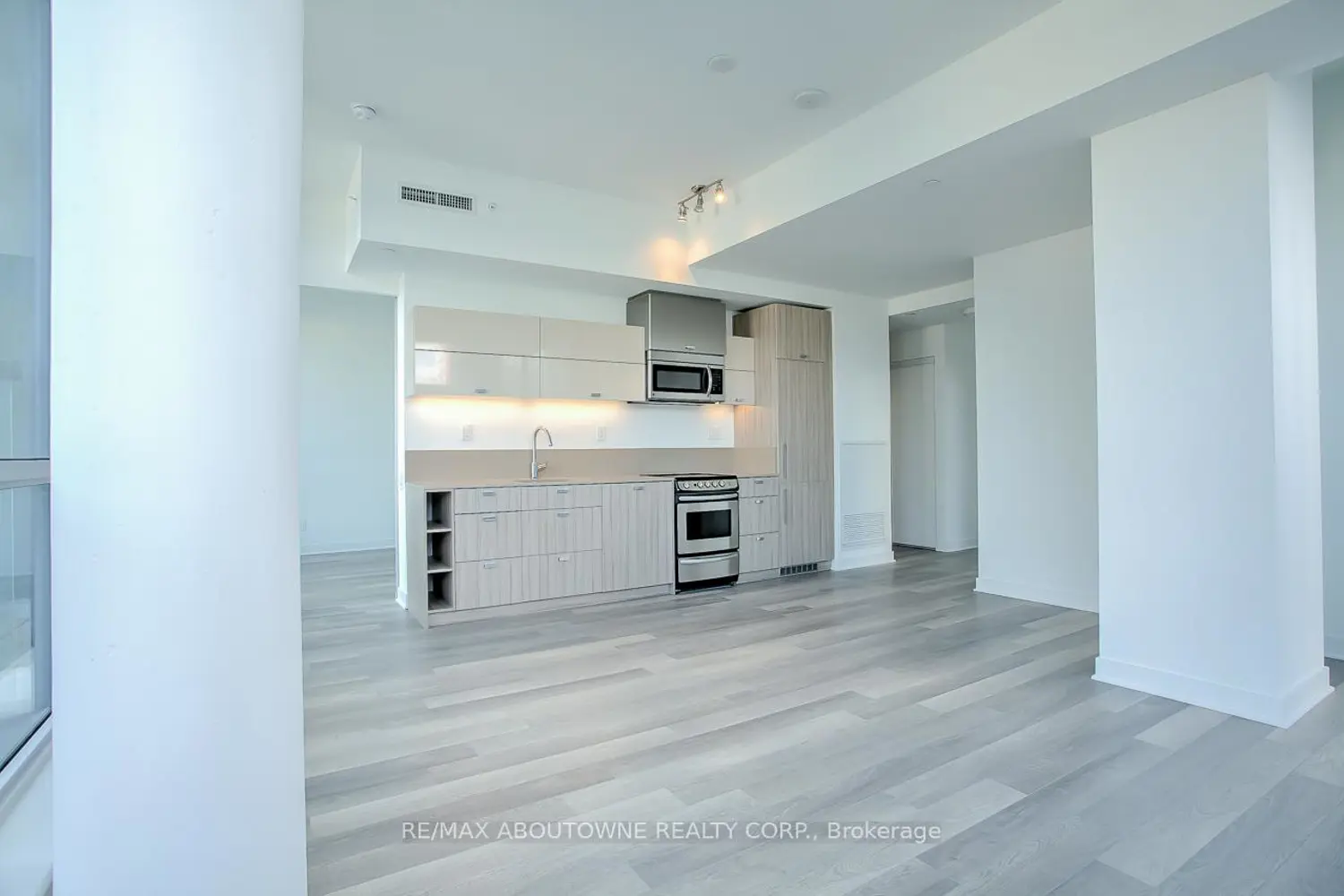 Additional image 4 of 290 Adelaide Street 802