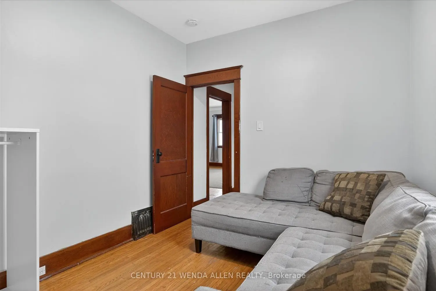 Additional image 11 of 276 Mcgill Street