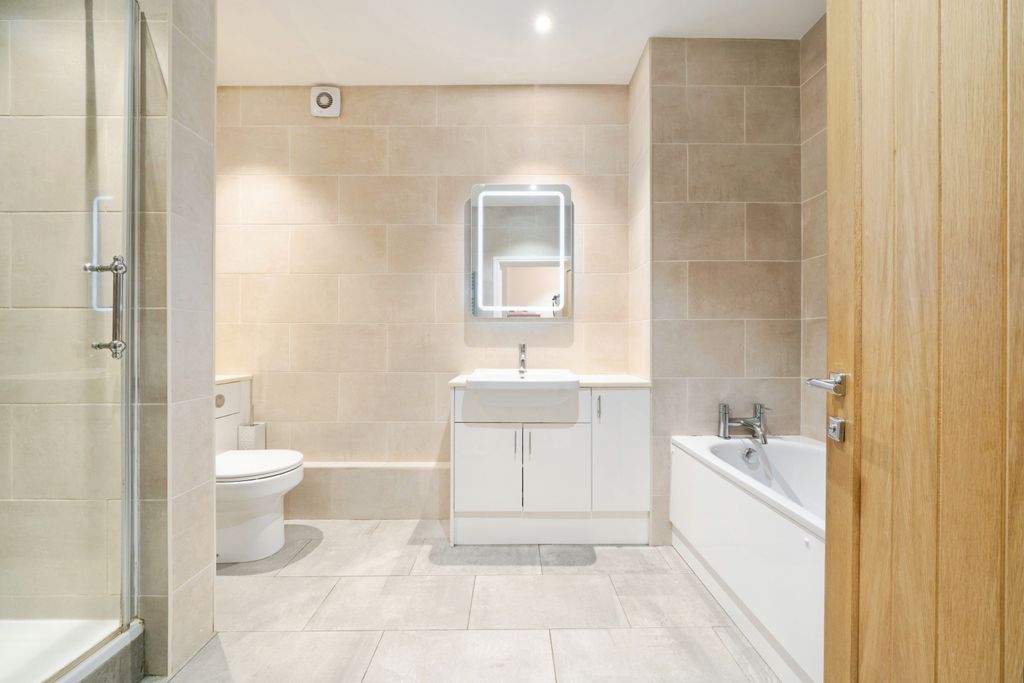 Additional image 18 of 2 bed maisonette for saleDenman Drive, Ashford TW15