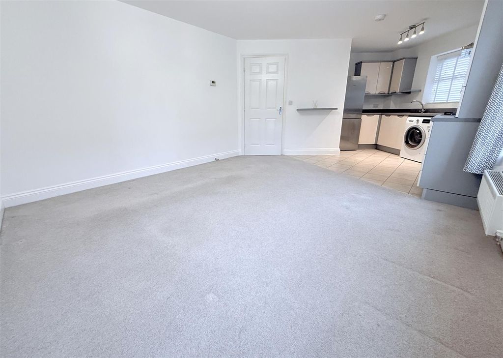 Additional image 4 of 2 bed flat for saleSwale Grove, Bingham NG13