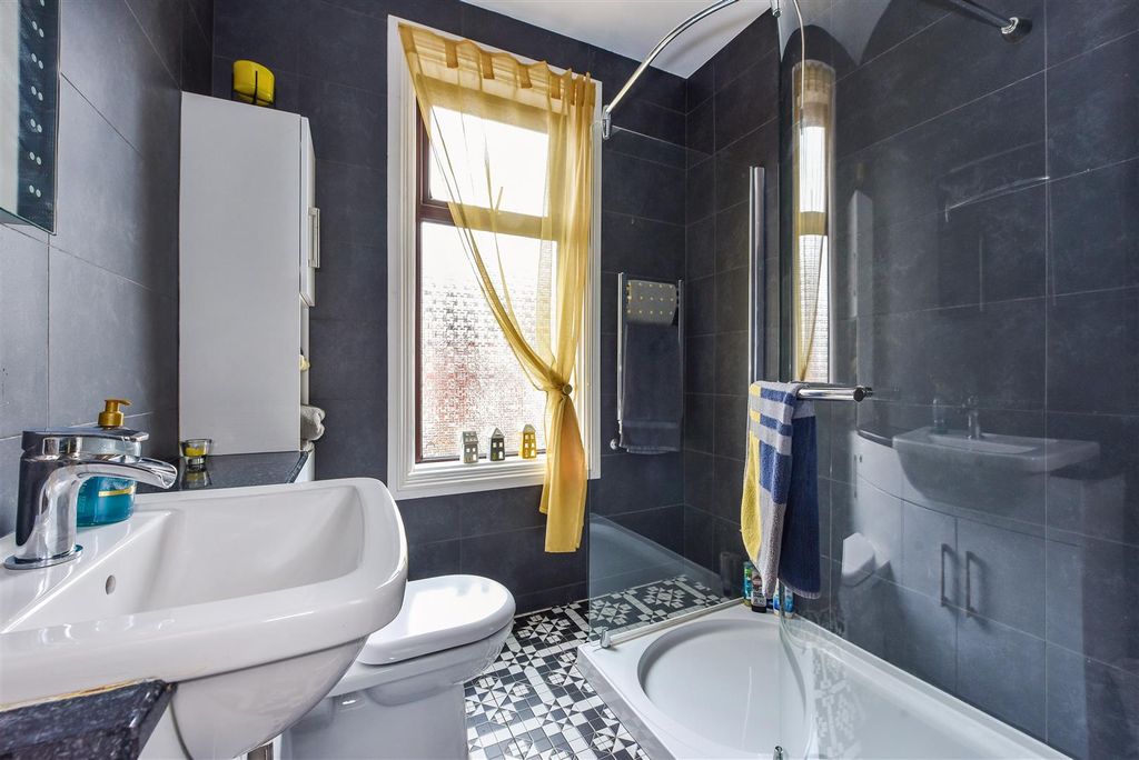 Additional image 22 of 5 bed terraced house for saleGladys Avenue, Portsmouth PO2