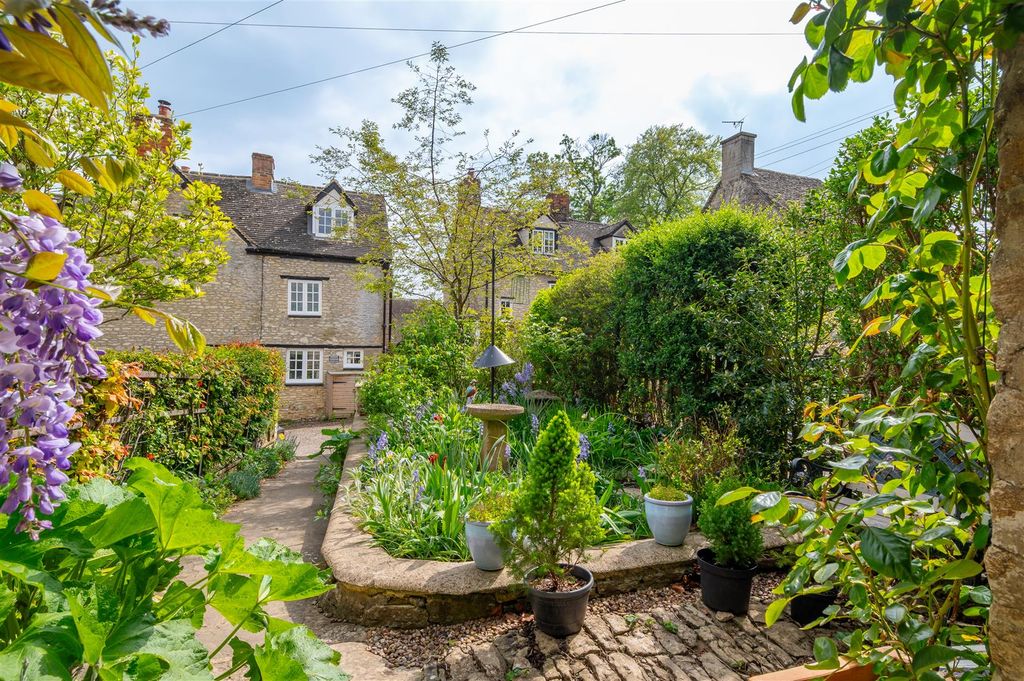 Additional image 13 of 3 bed property for saleManor Road, Woodstock OX20