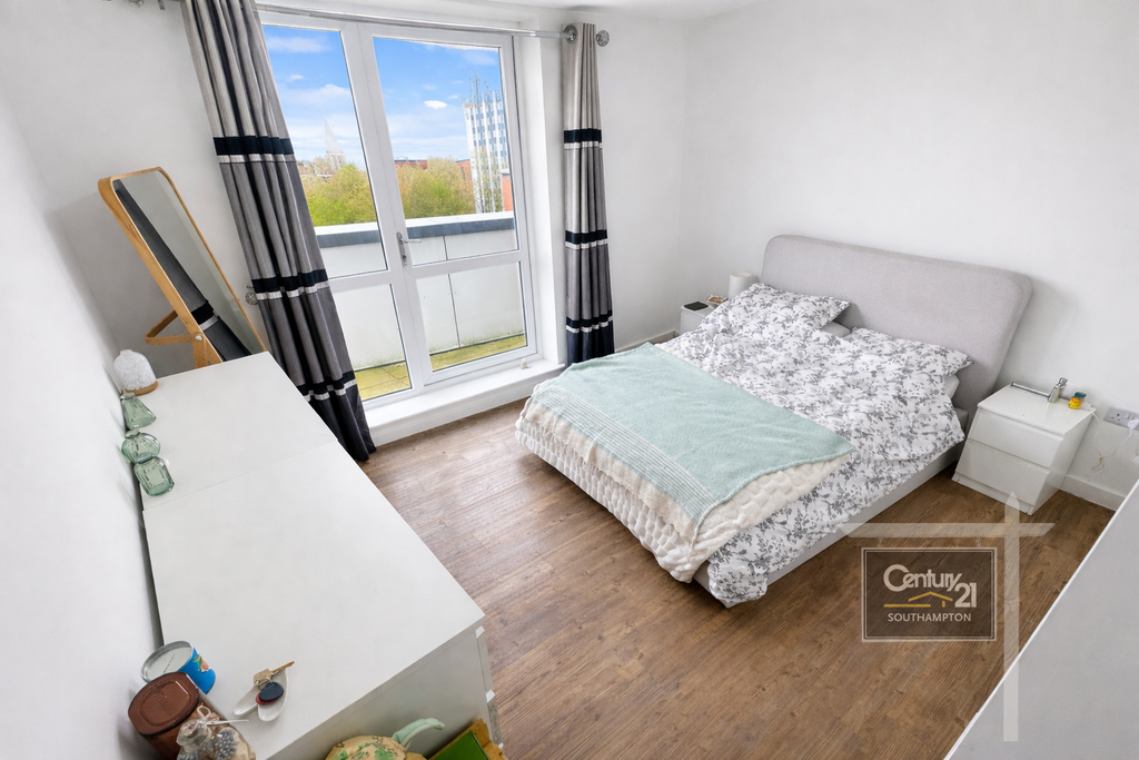 Additional image 4 of 2 bed flat for sale|Ref: L821391|, Empress Heights, College Street, Southampton SO14