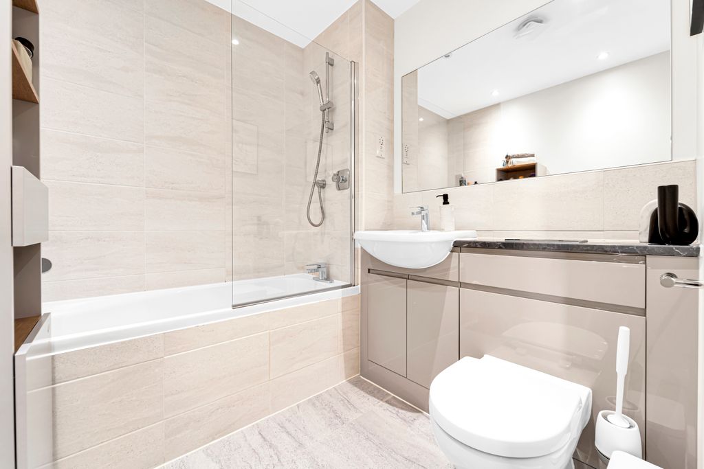 Additional image 11 of 2 bed flat for saleGatehouse Close, Ashford TW15
