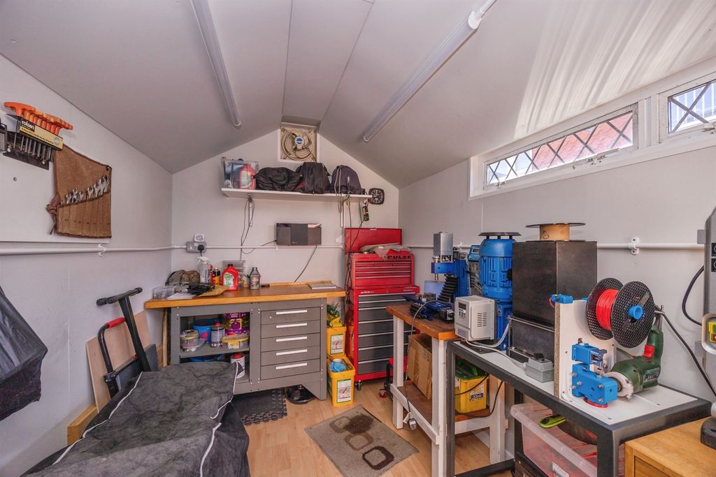 Additional image 35 of 3 bed semi-detached house for saleSeaway Crescent, Southsea PO4