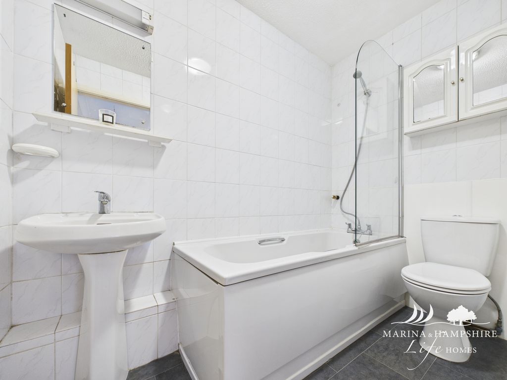 Additional image 20 of 3 bed town house for saleCarne Place, Port Solent, Portsmouth PO6