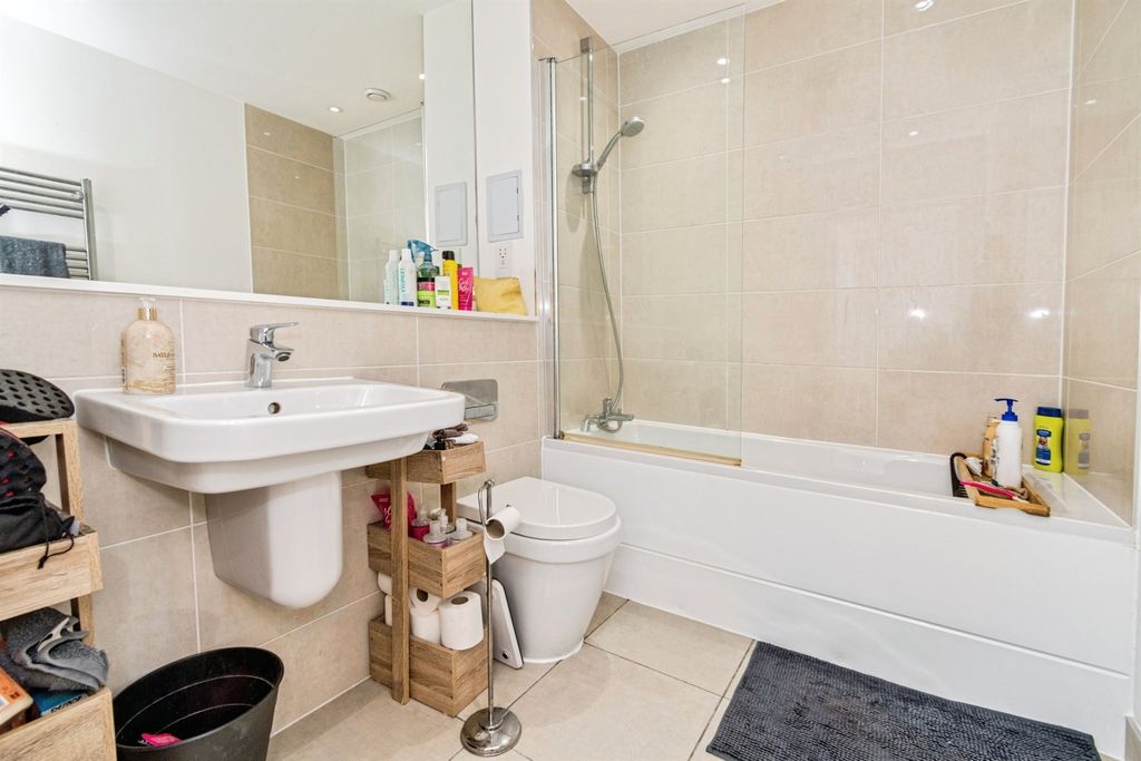 Additional image 8 of 2 bed flat for saleMeridian Way, Southampton SO14